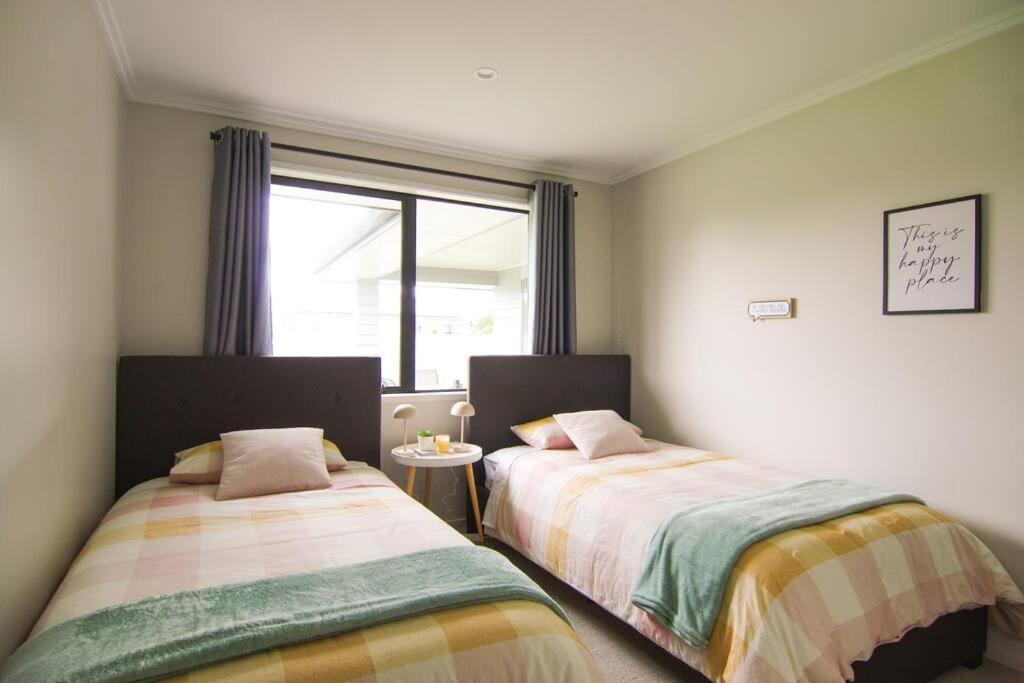 House In Hamilton Villa ภายนอก รูปภาพ